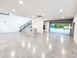 Carros Centre (D25), Factory #618128511